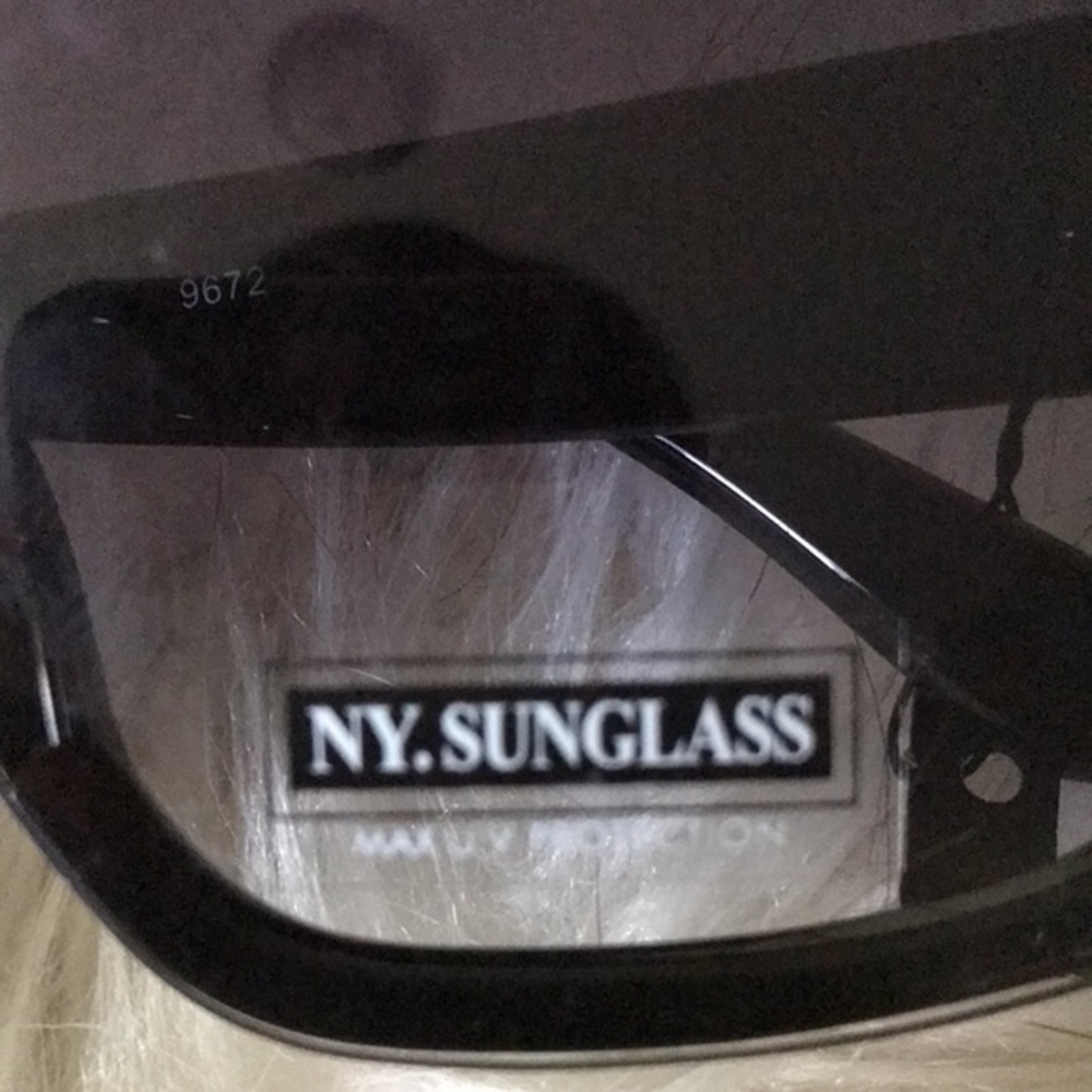 Black Oversized Sunglasses - Picture 11 of 12
